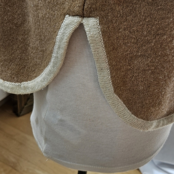 J. Crew Italian Wool Beige Contrast Trim Split Hem Sweater Wmn's S Flattering - Picture 4 of 5